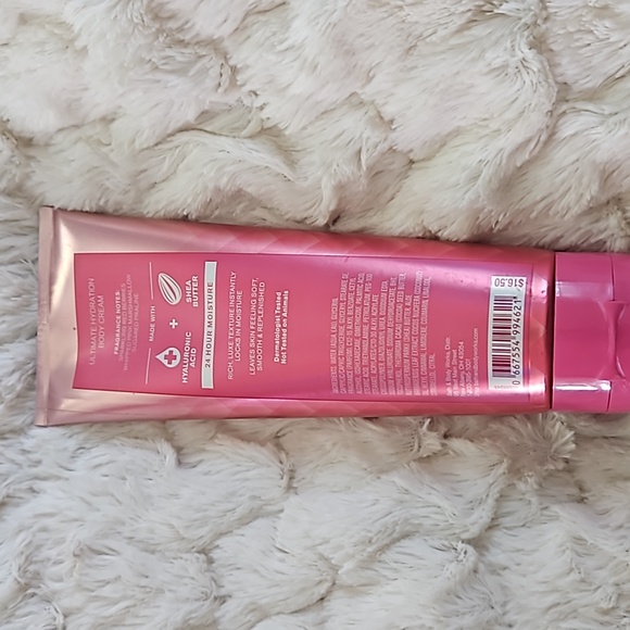 Pink Velvet Cupcake lotion - Picture 3 of 3